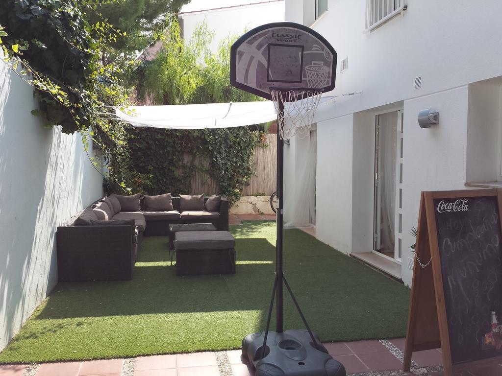 Sitges Beach Hostel エクステリア 写真