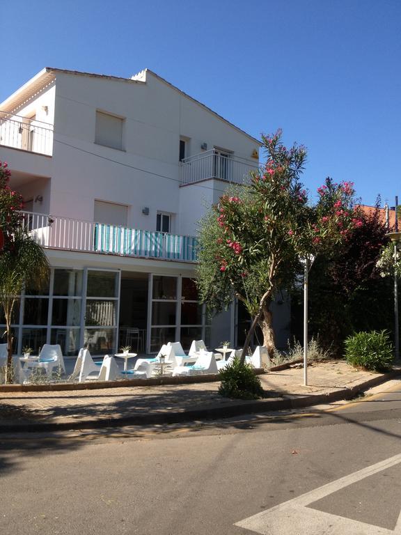 Sitges Beach Hostel エクステリア 写真