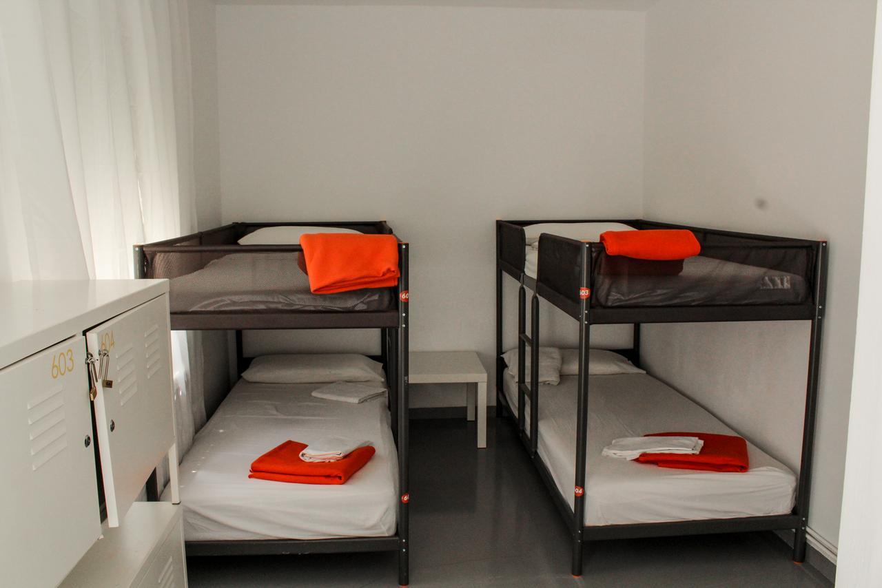 Sitges Beach Hostel エクステリア 写真